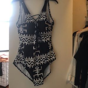 SHIPPING TODAY SALE📦 Lace up plus size one piece