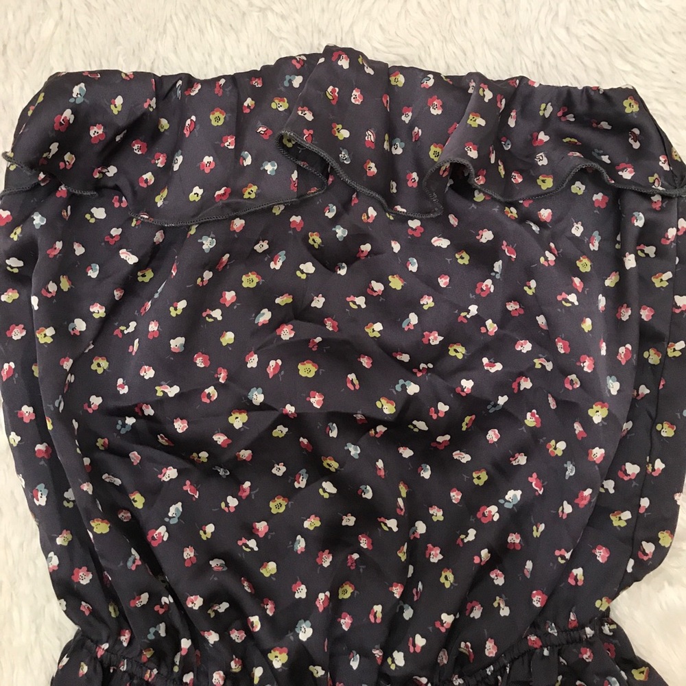 Timing Ruffle Sleeveless Romper - Picture 2 of 4