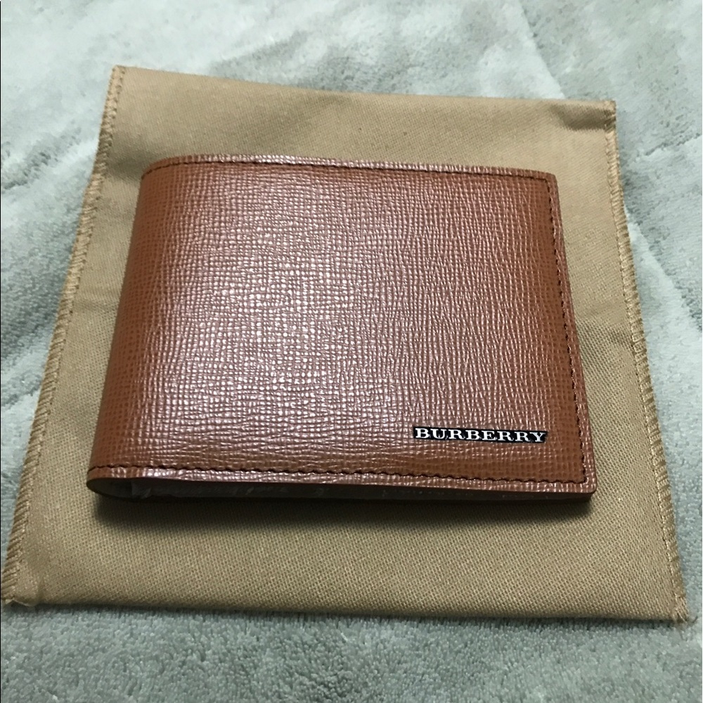 Burberry wallet (Tan).