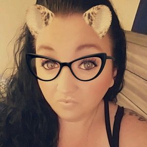 Meet your Posher, Lorrie