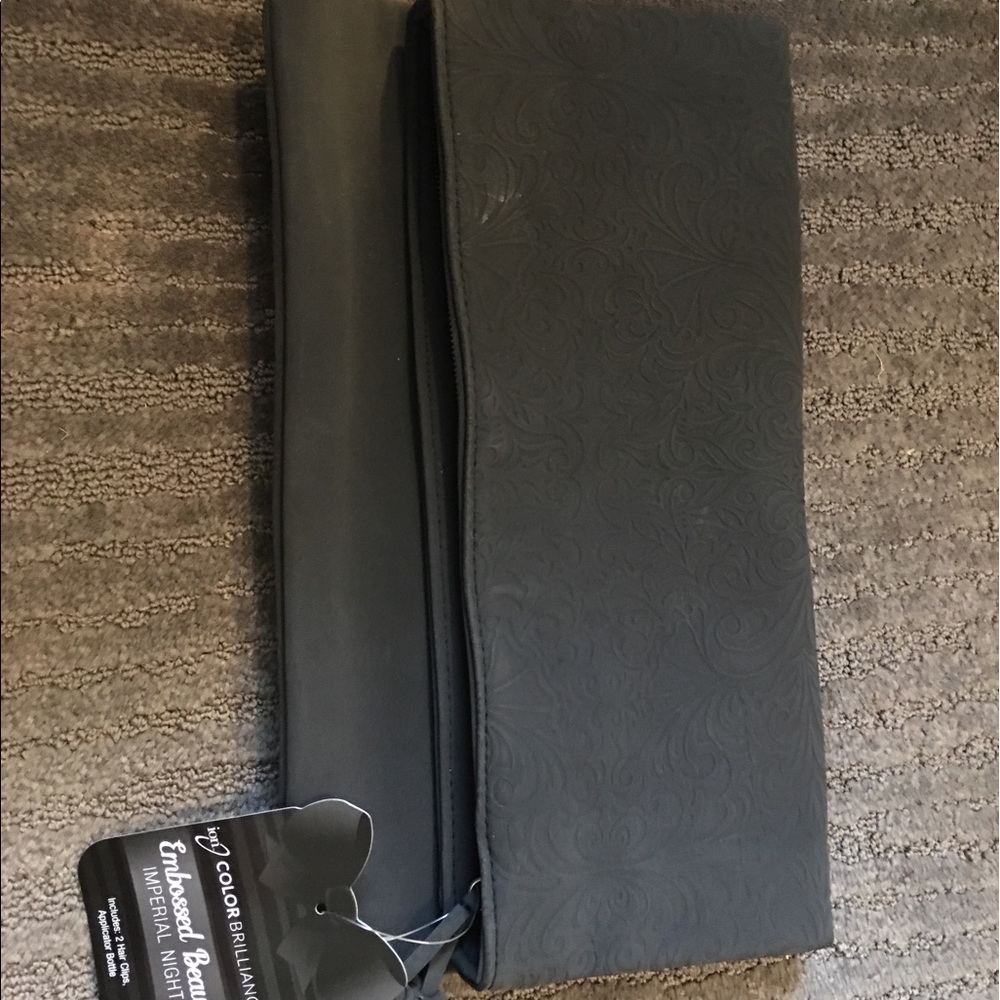 Grey clutch