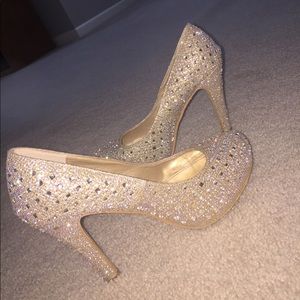 Only worn once beautiful heels