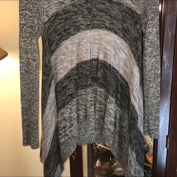 Fall sweater 🍃🍂👚 - Picture 3 of 4