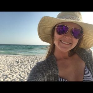 Meet your Posher, Brittney