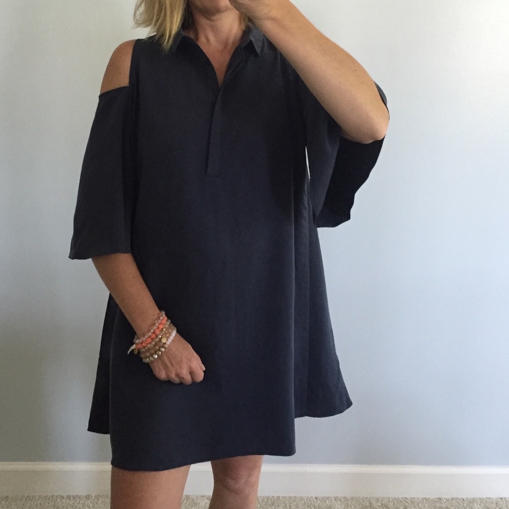 🌲1 MED Left🌲HOST PICK🌲Navy Cold Shoulder Dress - Picture 2 of 5