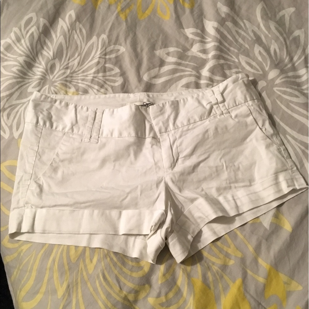 White shorts size 9