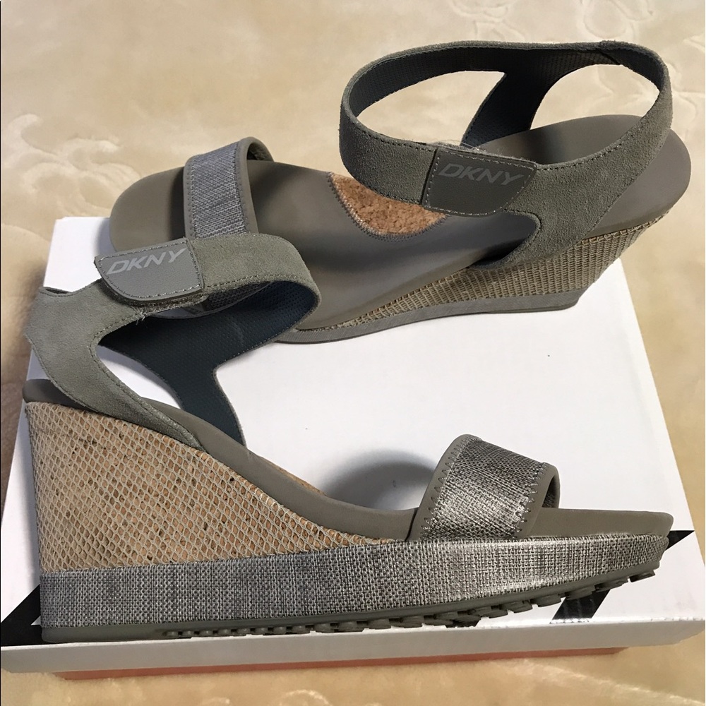 DLNY wedge sandals size 10