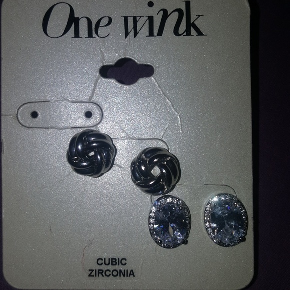 NEW - Beautiful CZ Earring Set - Both for 20$ - Picture 2 of 4