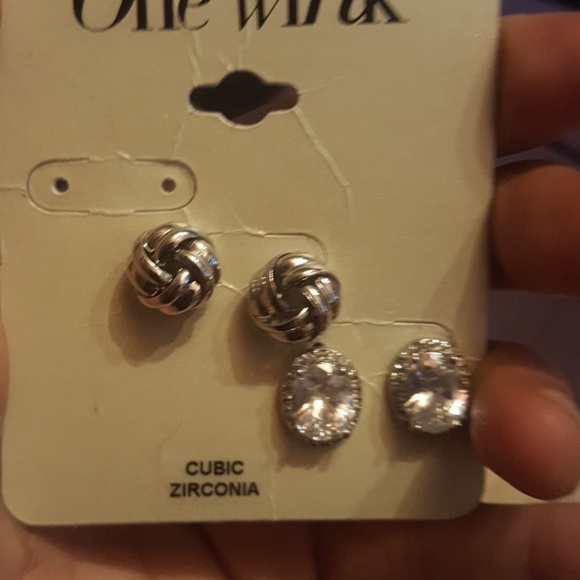 NEW - Beautiful CZ Earring Set - Both for 20$ - Picture 3 of 4