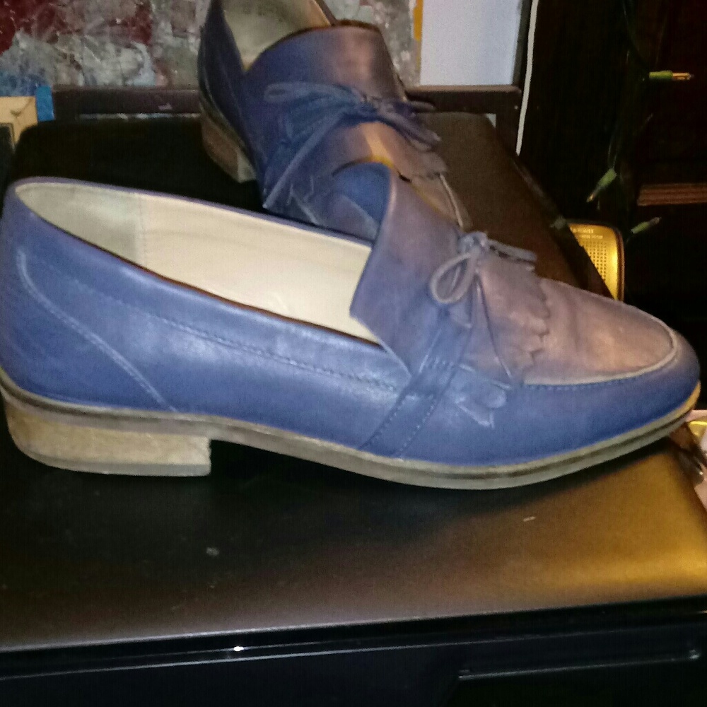 SOLD Blue leather loafers