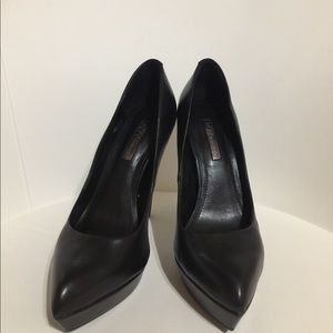 BCBG Black Pumps