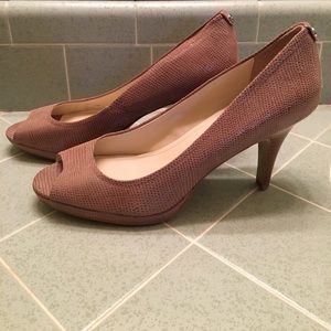 Calvin Klein tan heels 9.5M