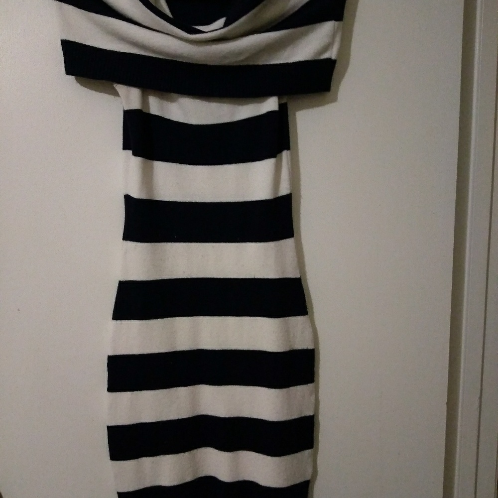 Adorable Womens SMALL dress