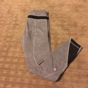 LULULEMON gray and black cropped leggings