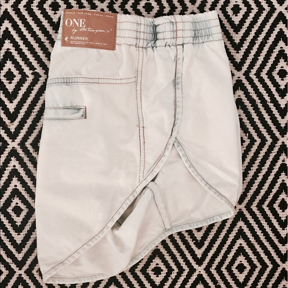 One Teaspoon Runner Short