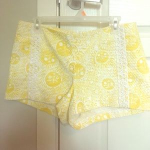 Lilly Pulitzer shorts size 8.