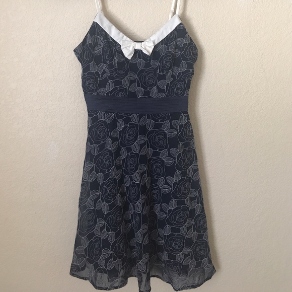 ModCloth Dainty Doodler Dress - Picture 3 of 5