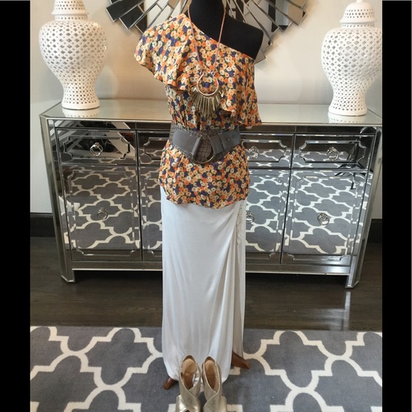 Maple One Shoulder Blouse - Picture 2 of 8