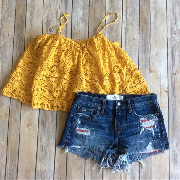 Free People Tops - Free People Sydney Lace Crop Top size Medium