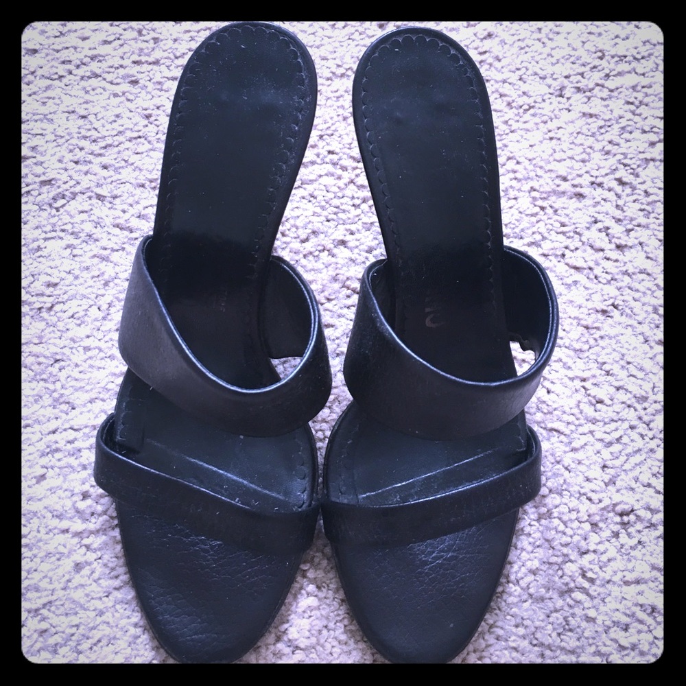 🌸SOLD🌸 Ferragamo Black Leather Wedge Sandals