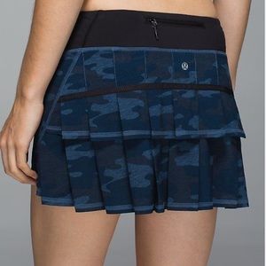 LULULEMON blue and black skirt