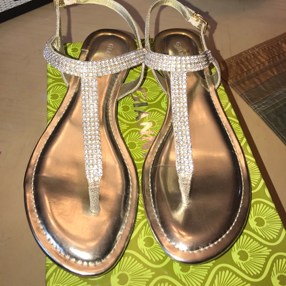 Gianni Bini Gold thong sandal rhinestones 8 1/2