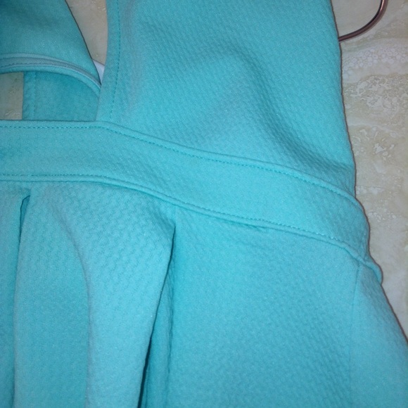 Turquoise crisscross dress - Picture 3 of 4