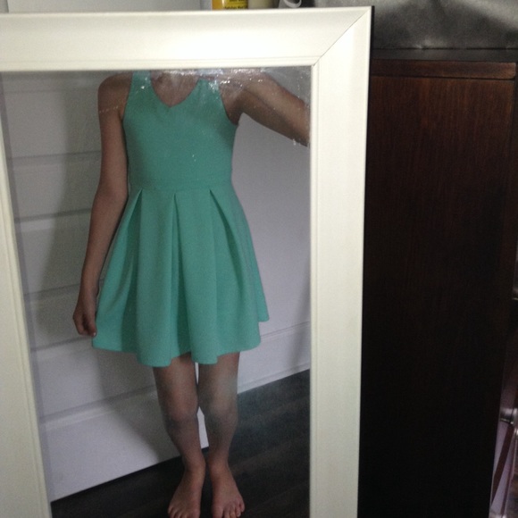 Turquoise crisscross dress - Picture 4 of 4