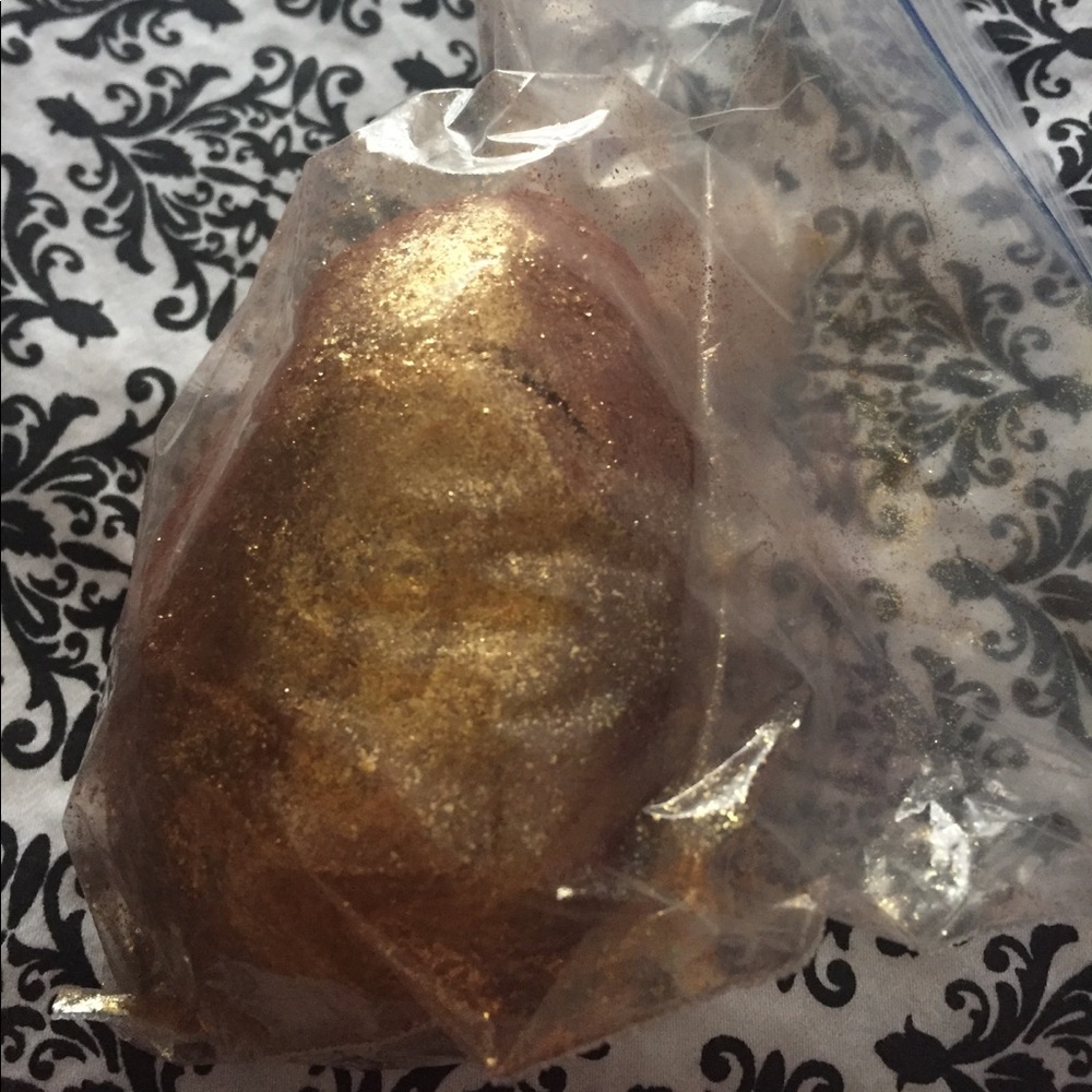 Lush Golden Egg Bath Bomb