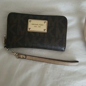 Michael kors wrislet