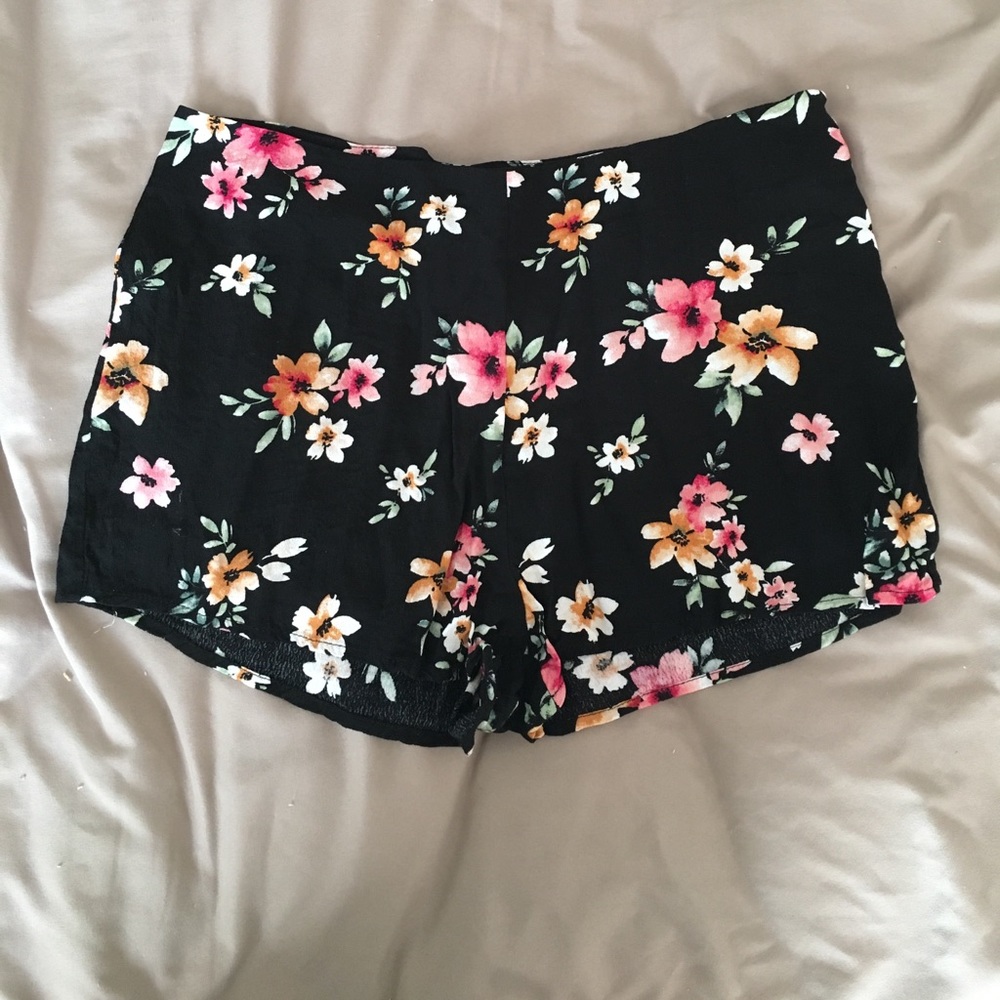 Floral high waisted shorts