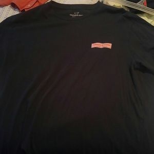 Vineyard vines t shirt