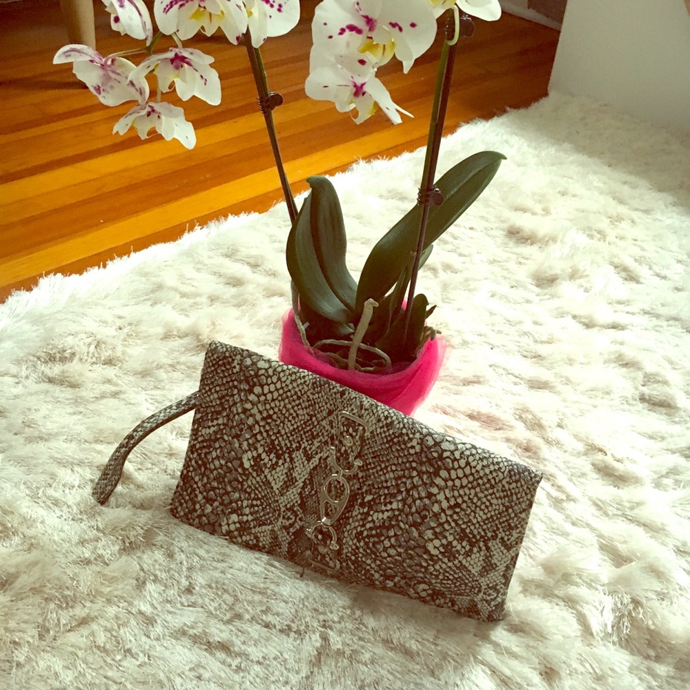 Patterned Clutch