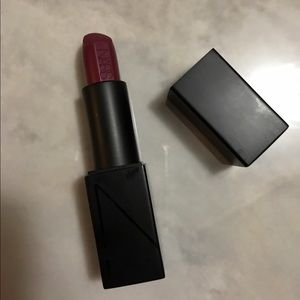 NARS Audacious Lipstick | Vivien