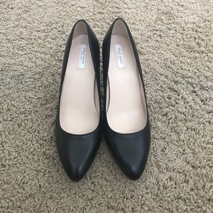 BRAND NEW!! Never worn Cole Haan pumps!
