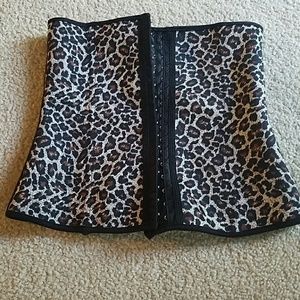 Adjustable Waist Clincher