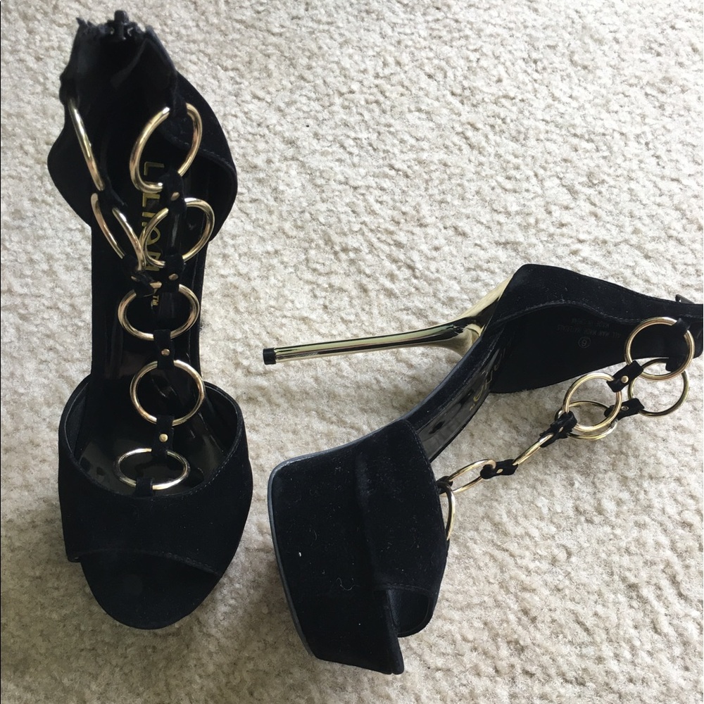 Cute Black and Gold Heels