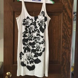 While & Black Express Dress