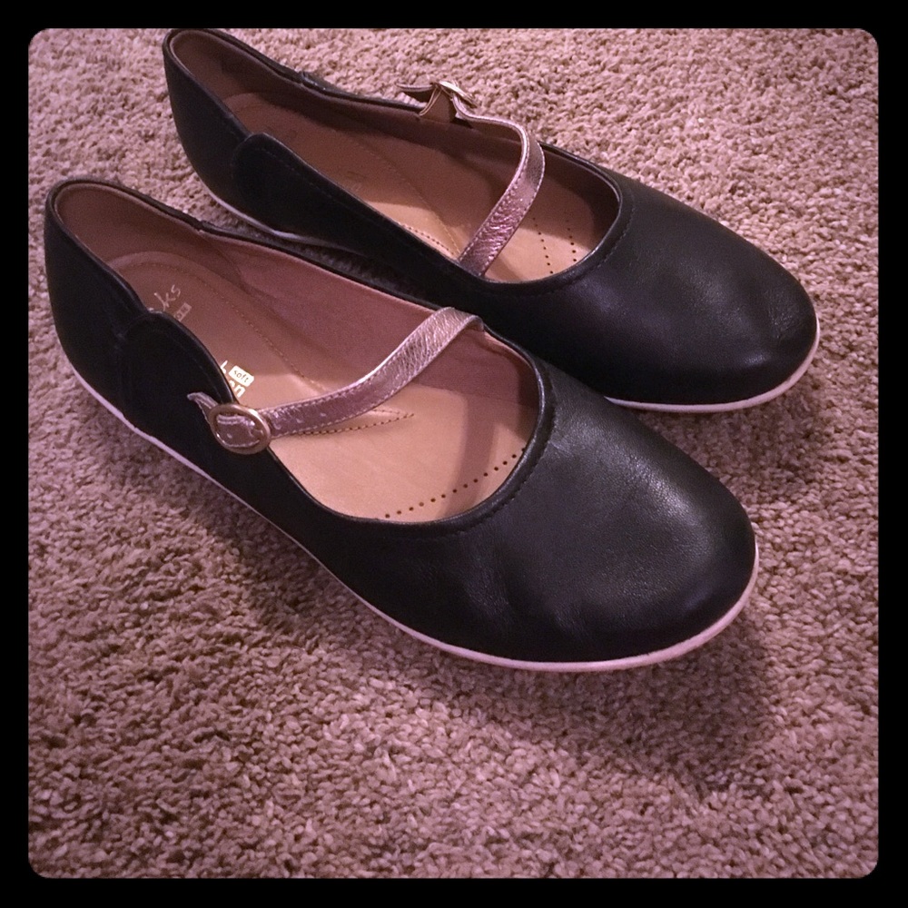 Clarks soft cushion shoes