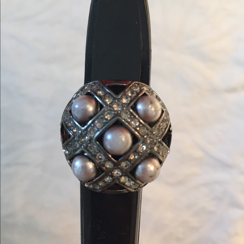 Costume jewelry ring