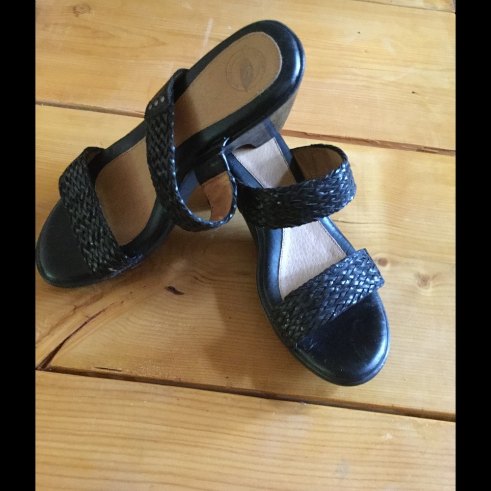 Nurture Black sandals - Never worn!