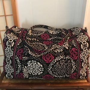 Vera Bradley extra Large Duffle Bag