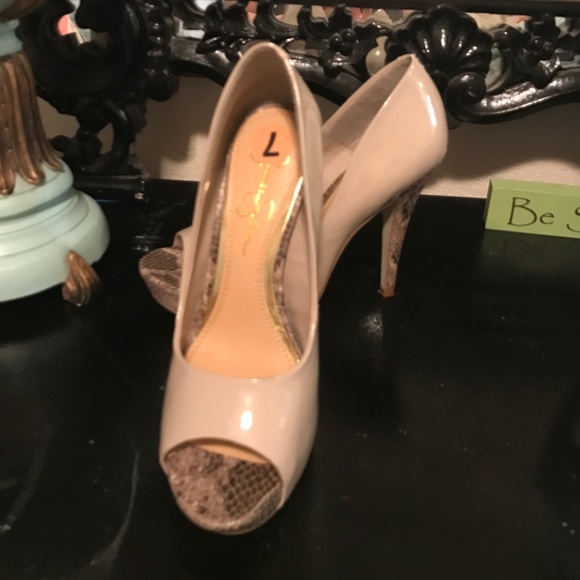 Jessica Simpson Shoes - JESSICA SIMPSON CREAM HEELS