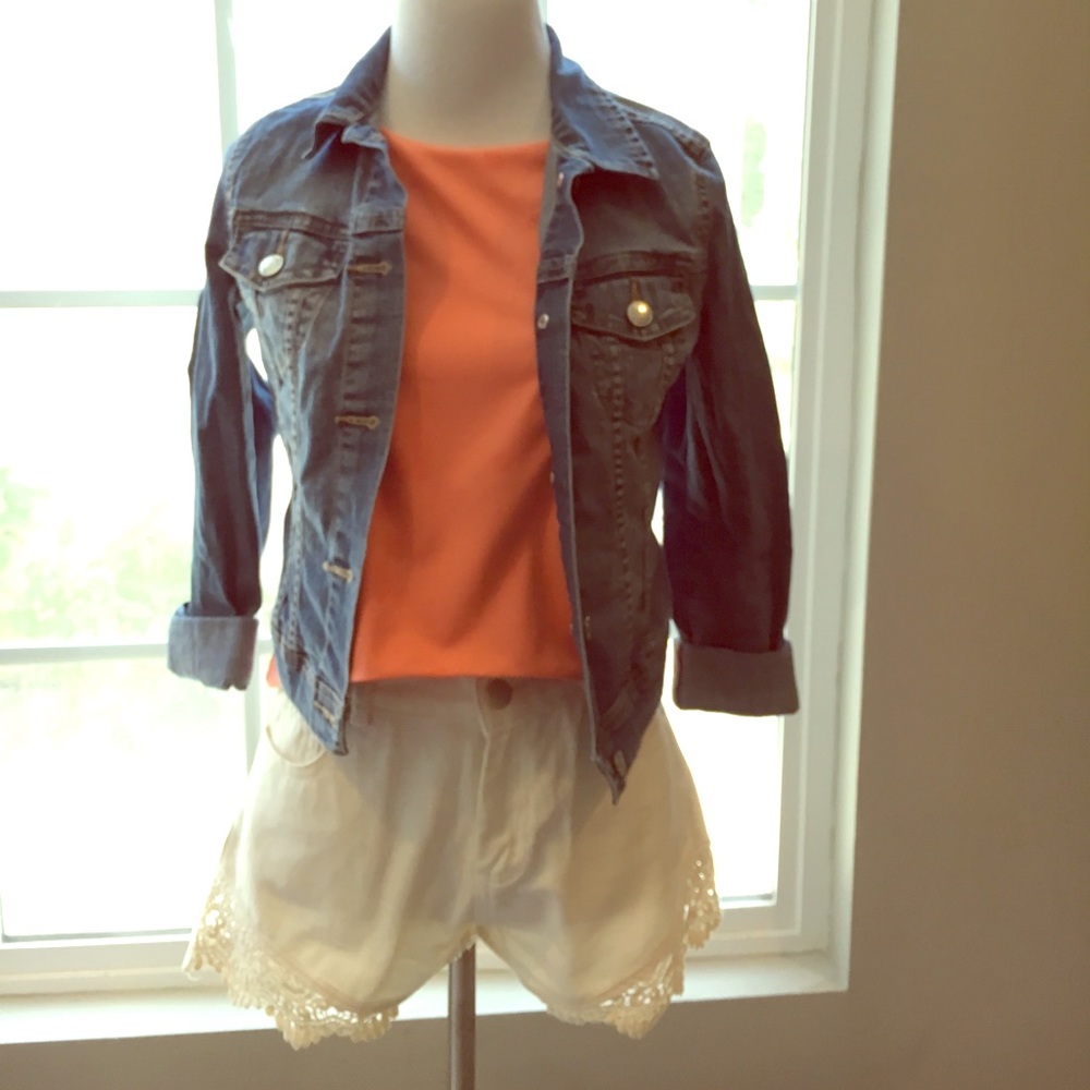 High waisted white denim shorts with crochet