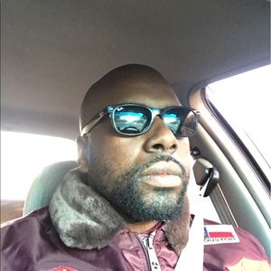 Meet your Posher, Travis