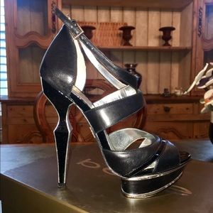 BEBE  Rome Heels