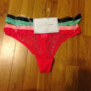 NWT Thong Pack. Size L.