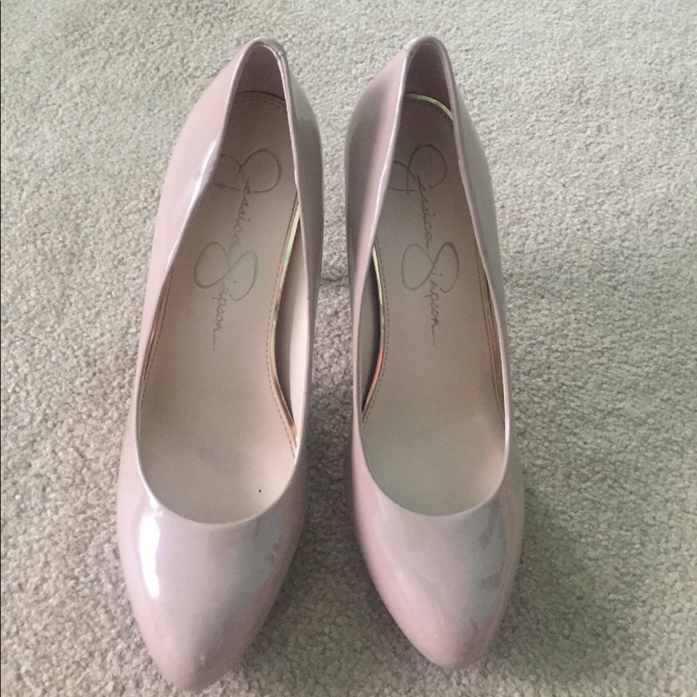 Jessica Simpson nude pumps