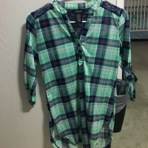 Three-quarter sleeve blue & green plaid shirt! - Picture 1 of 2