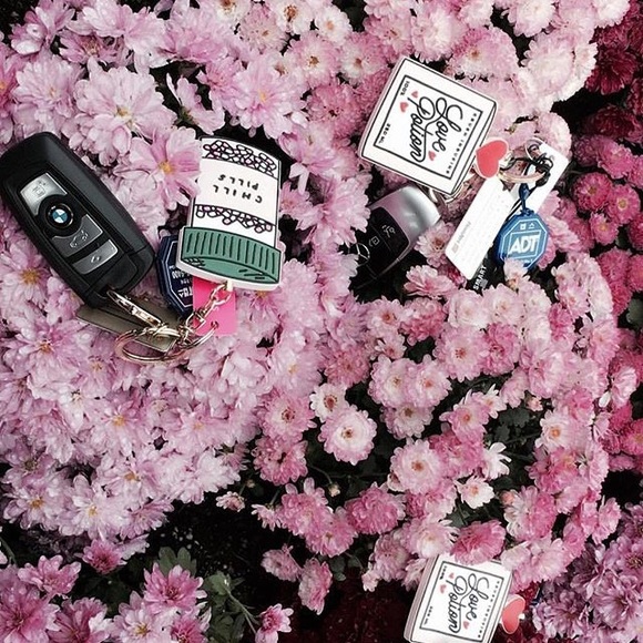 Ban.do bando chill pill keychain NEW - Picture 2 of 7